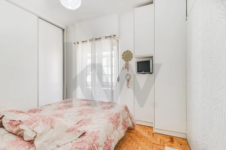 Apartamento T2 para Venda em Campolide Foto 8