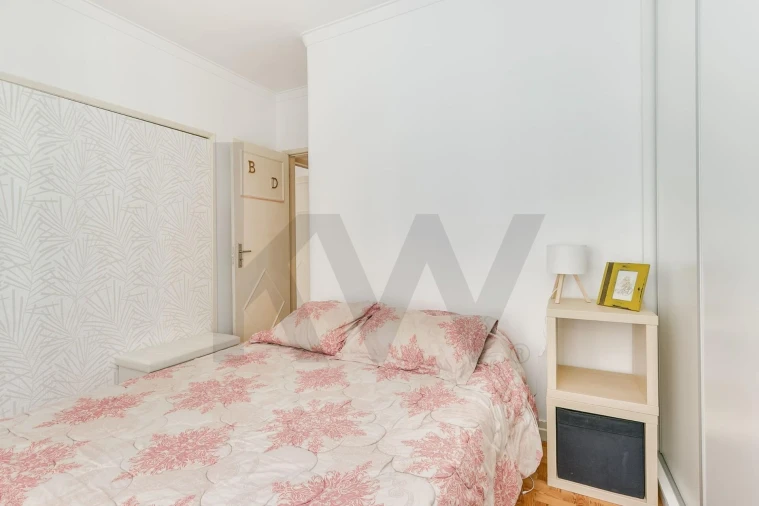 Apartamento T2 para Venda em Campolide Foto 10