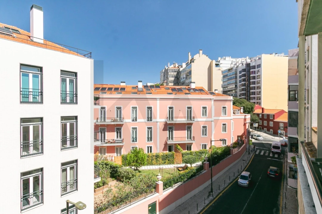Apartamento T2 para Venda em Campolide Foto 11