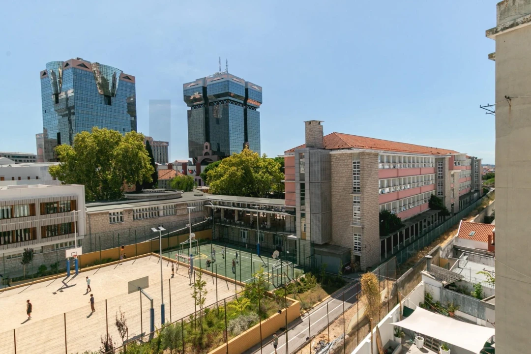 Apartamento T2 para Venda em Campolide Foto 22