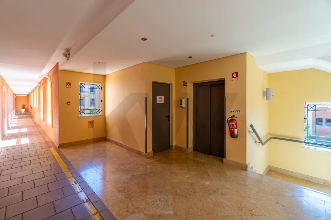 Apartamento T2 para Venda em Quarteira Foto 17