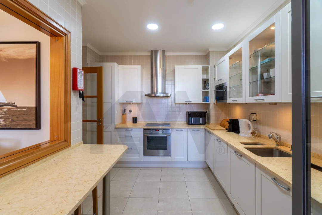 Apartamento T2 para Venda em Quarteira Foto 6