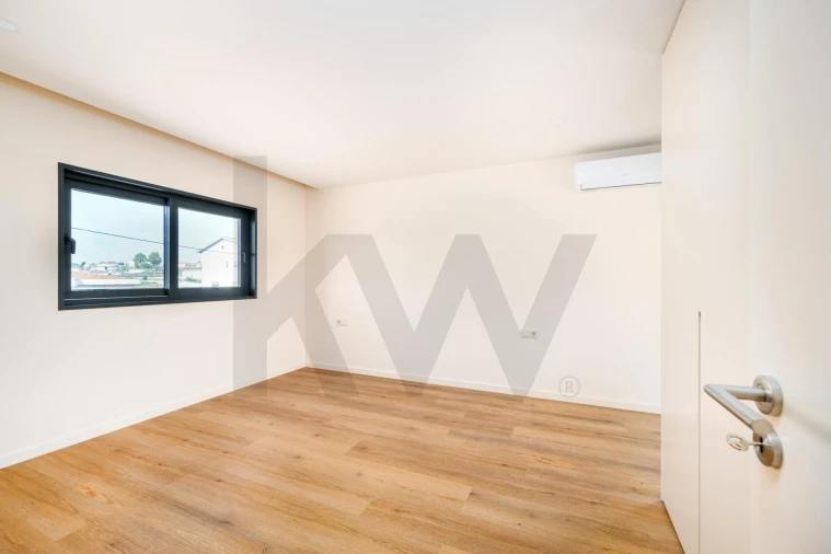 Apartamento T1 para Venda em Gandra Foto 4