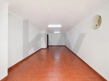 Moradia T5 para Venda em Marvila, Ribeira Santarém, São Salvador, São Nicolau