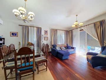 Moradia T5 para Venda em Marvila, Ribeira Santarém, São Salvador, São Nicolau