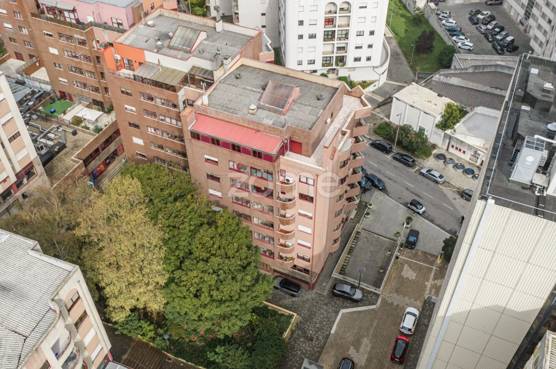Apartamento T3 para Venda em Mafamude e Vilar do Paraíso Foto 25