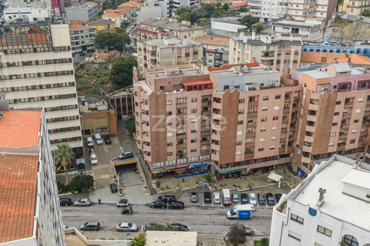 Apartamento T3 para Venda em Mafamude e Vilar do Paraíso Foto 26