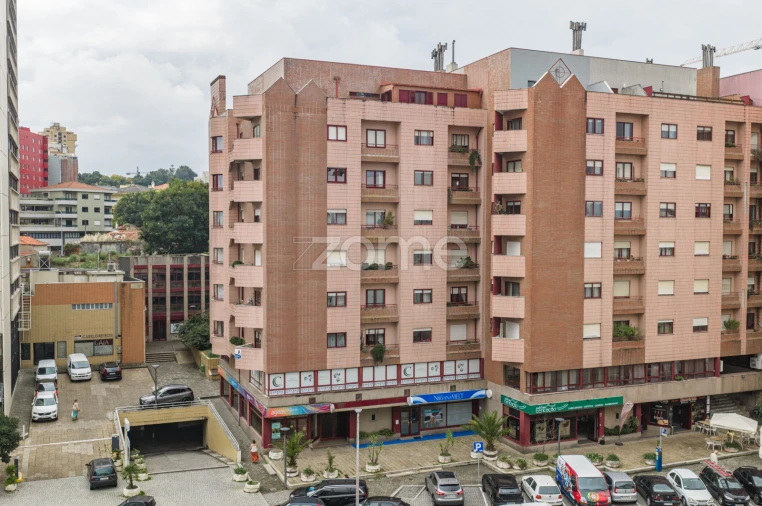 Apartamento T3 para Venda em Mafamude e Vilar do Paraíso Foto 3