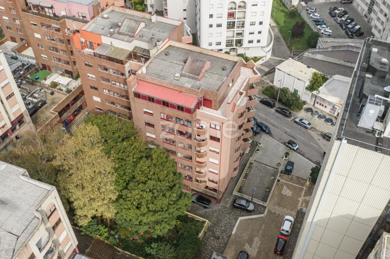 Apartamento T3 para Venda em Mafamude e Vilar do Paraíso Foto 25