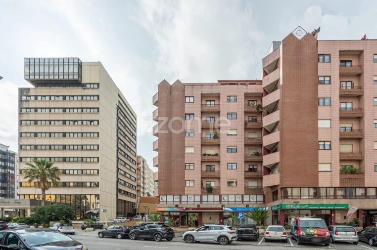 Apartamento T3 para Venda em Mafamude e Vilar do Paraíso Foto 24