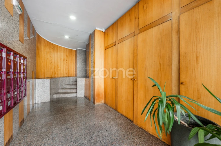 Apartamento T3 para Venda em Mafamude e Vilar do Paraíso Foto 22