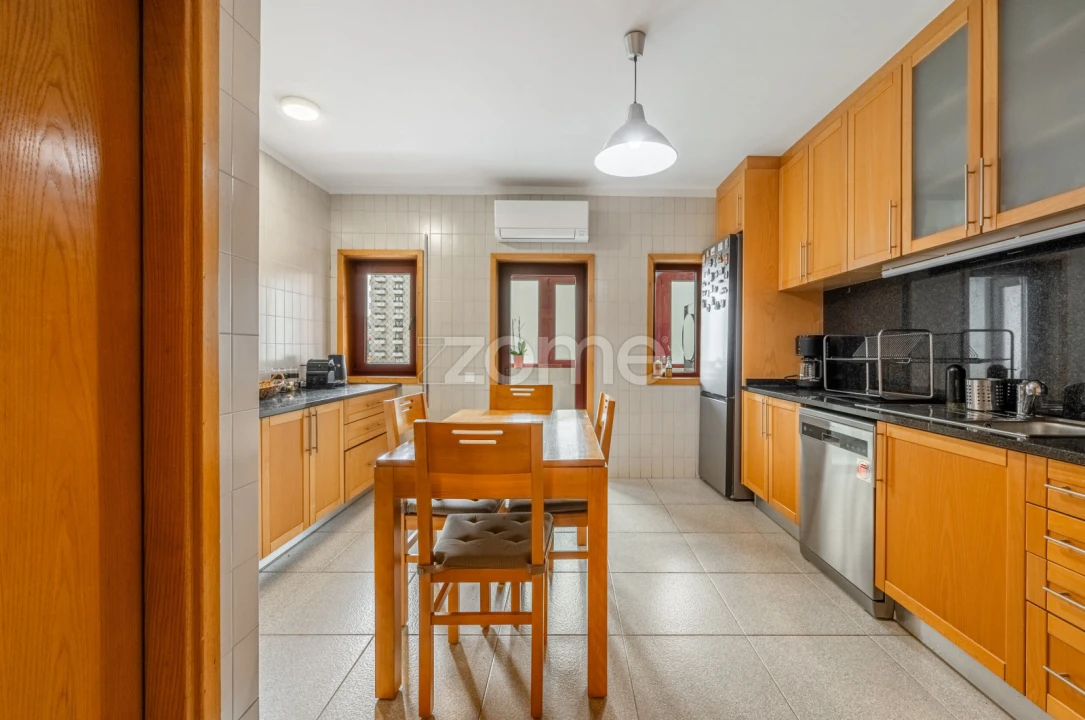 Apartamento T3 para Venda em Mafamude e Vilar do Paraíso Foto 8