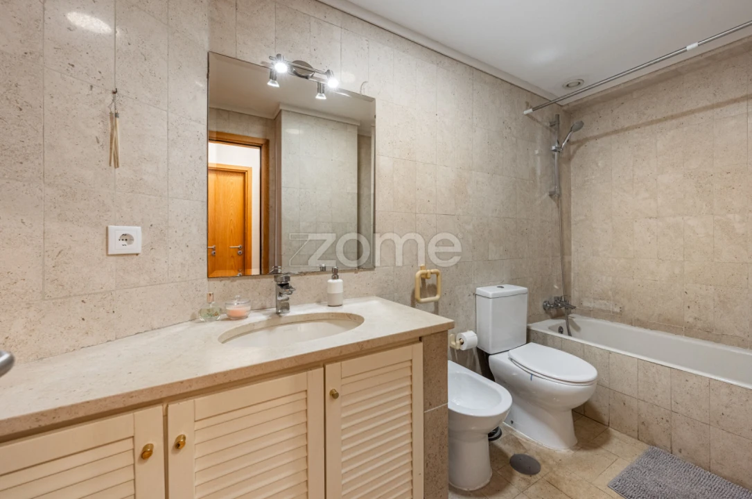 Apartamento T3 para Venda em Mafamude e Vilar do Paraíso Foto 18