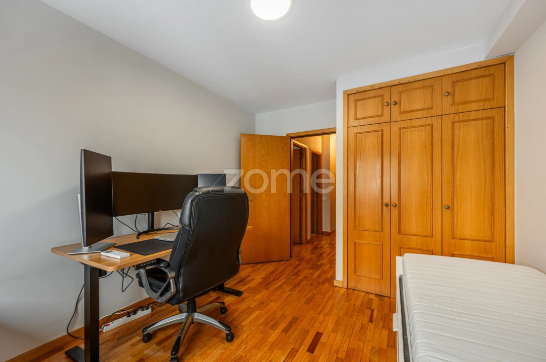 Apartamento T3 para Venda em Mafamude e Vilar do Paraíso Foto 17