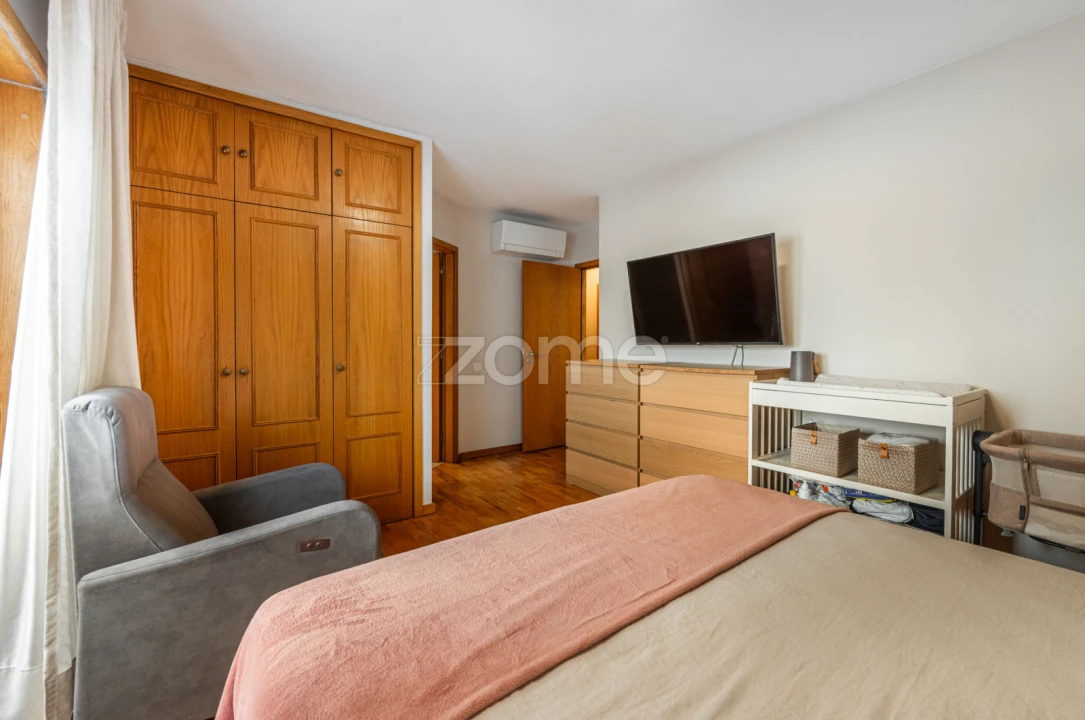 Apartamento T3 para Venda em Mafamude e Vilar do Paraíso Foto 11