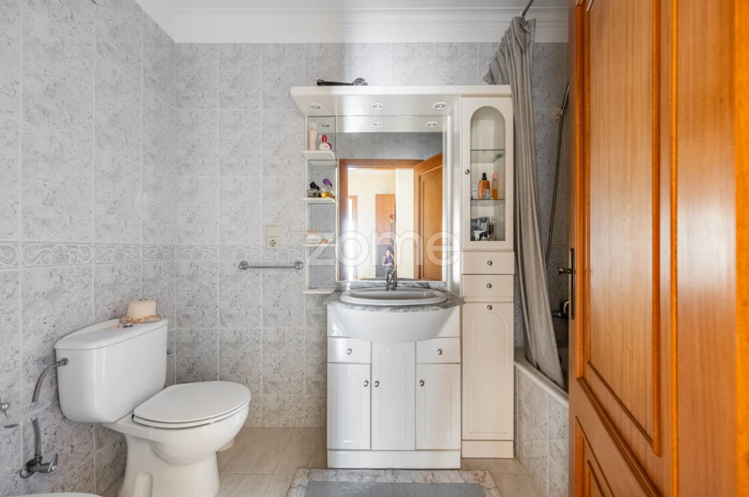 Apartamento T2 para Venda em Chafe Foto 12