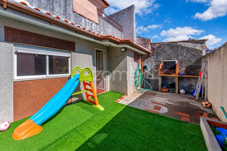 Moradia T5 para Venda em Arvore Foto 12