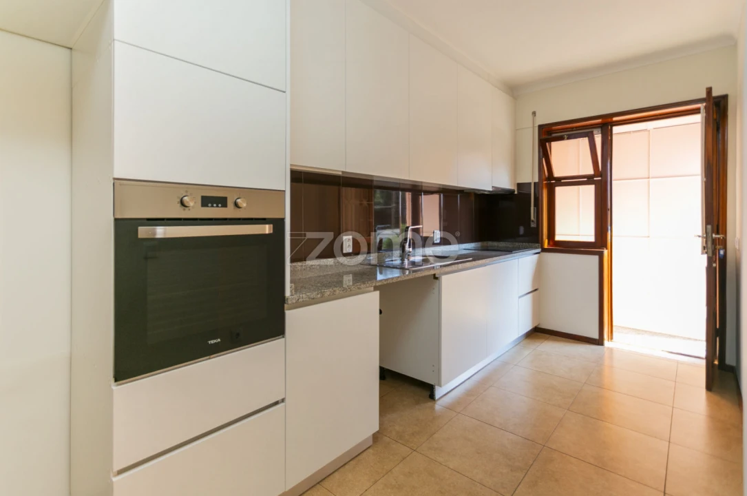 Apartamento T3 para Arrendamento em Cidade da Maia Foto 4