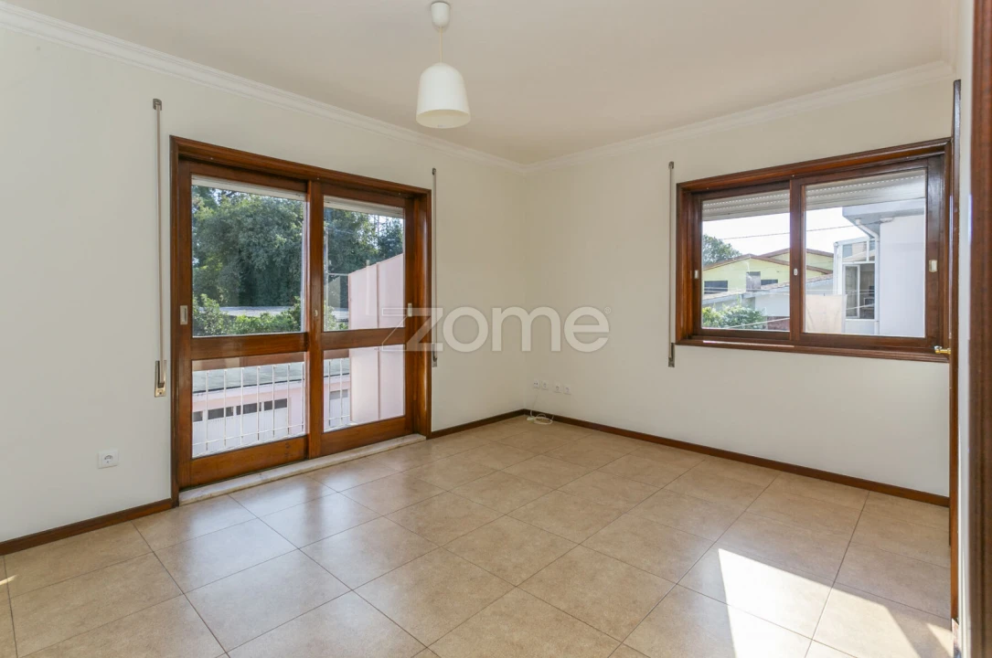 Apartamento T3 para Arrendamento em Cidade da Maia Foto 6