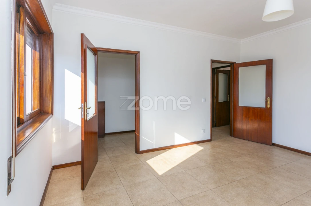 Apartamento T3 para Arrendamento em Cidade da Maia Foto 9