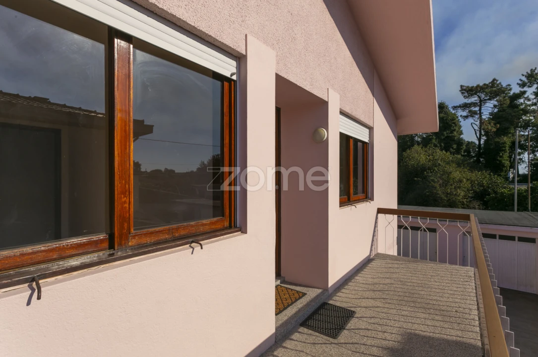 Apartamento T3 para Arrendamento em Cidade da Maia Foto 32