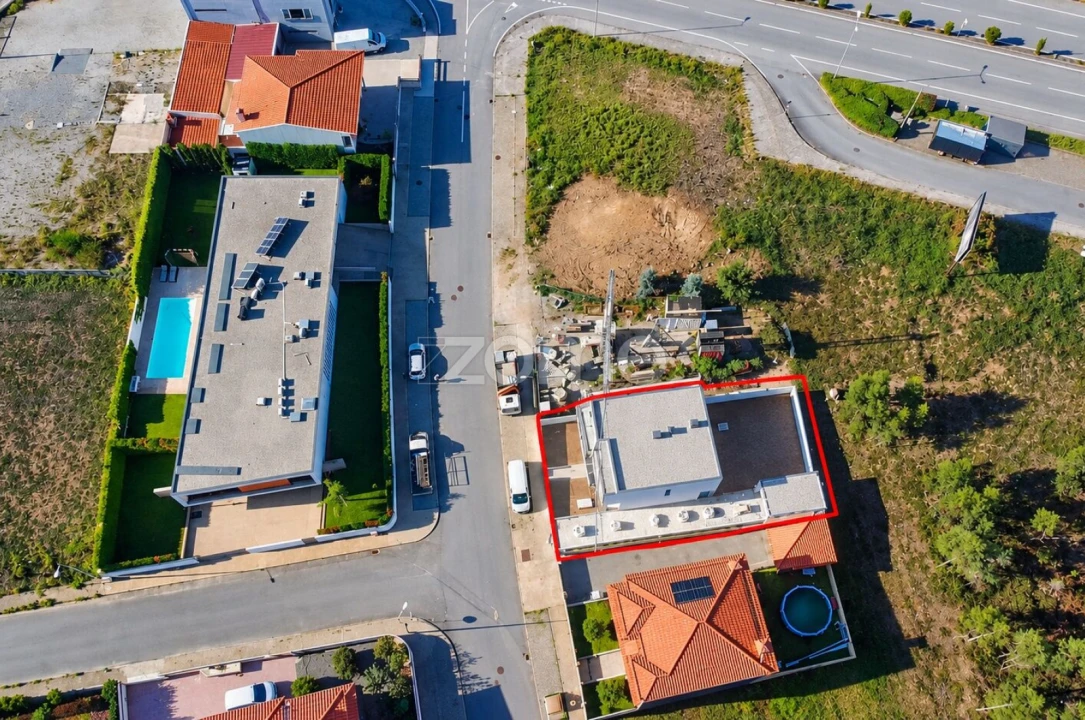 Moradia T3 para Venda em Seroa Foto 19