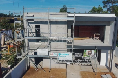 Moradia T3 para Venda em Seroa