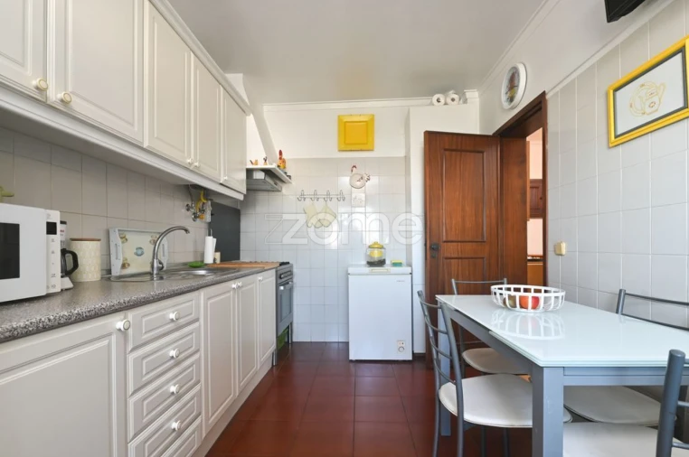Apartamento T3 para Venda em São Domingos de Rana Foto 7