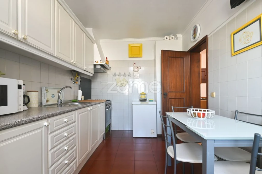 Apartamento T3 para Venda em São Domingos de Rana Foto 7
