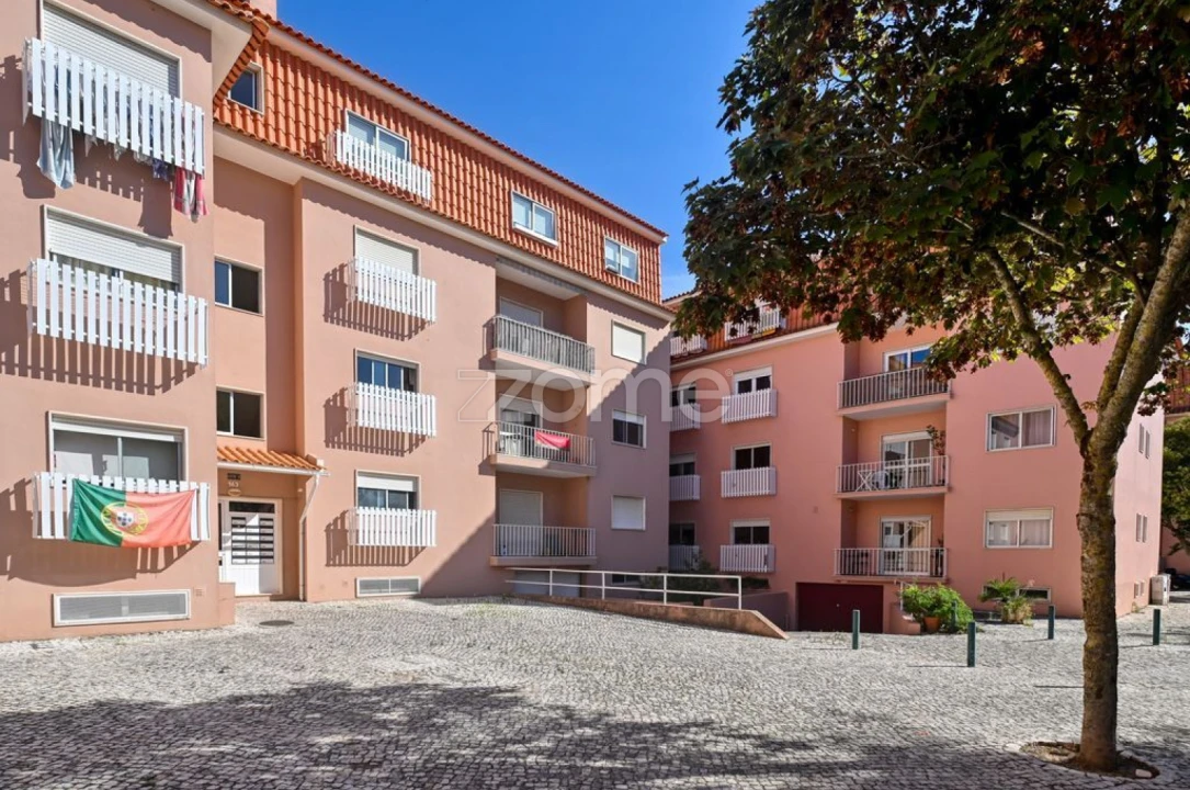 Apartamento T3 para Venda em São Domingos de Rana Foto 1