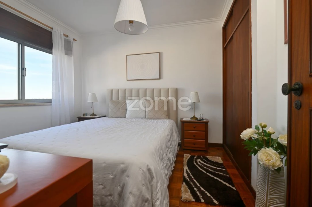 Apartamento T3 para Venda em São Domingos de Rana Foto 13