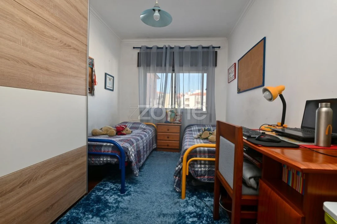 Apartamento T3 para Venda em São Domingos de Rana Foto 16