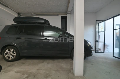 Moradia T8 para Venda em Dois Portos e Runa