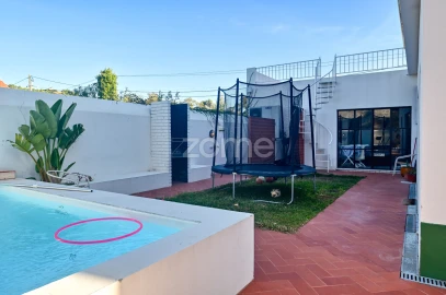 Moradia T8 para Venda em Dois Portos e Runa