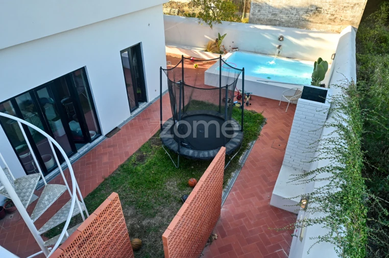 Moradia T8 para Venda em Dois Portos e Runa Foto 42