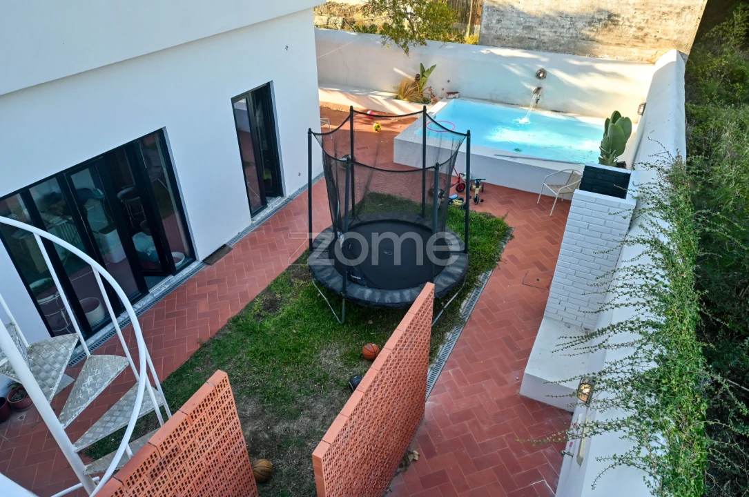 Moradia T8 para Venda em Dois Portos e Runa Foto 42
