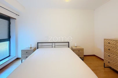 Apartamento T1 para Arrendamento em Santo Antonio dos Olivais