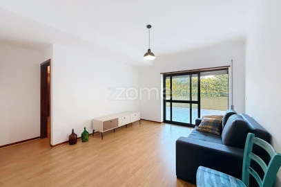 Apartamento T1 para Arrendamento em Santo Antonio dos Olivais