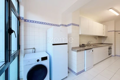 Apartamento T1 para Arrendamento em Santo Antonio dos Olivais
