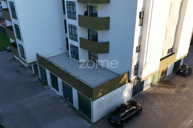 Apartamento T1 para Arrendamento em Santo Antonio dos Olivais Foto 20