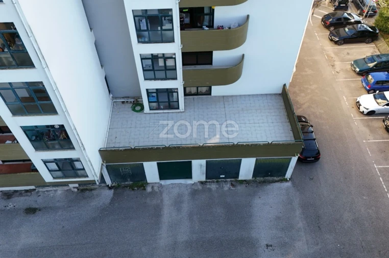 Apartamento T1 para Arrendamento em Santo Antonio dos Olivais Foto 21