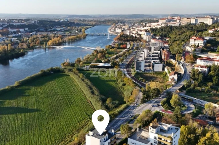Apartamento T1 para Arrendamento em Santo Antonio dos Olivais Planta 1