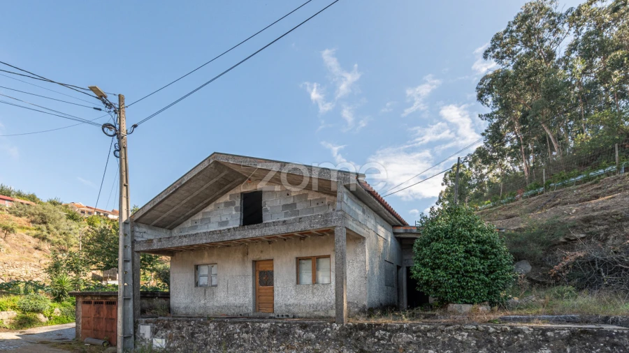 Moradia T3 para Venda em Sendim