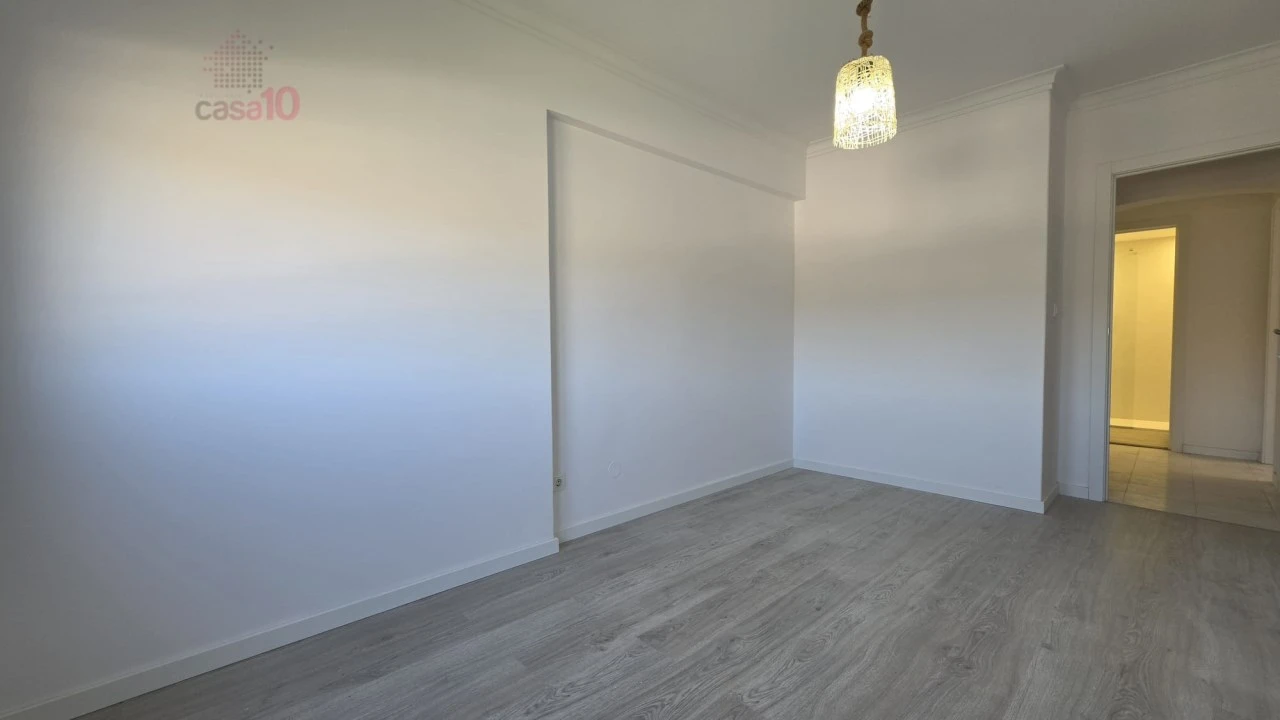 Apartamento T3 para Venda em Cacém e São Marcos Foto 12