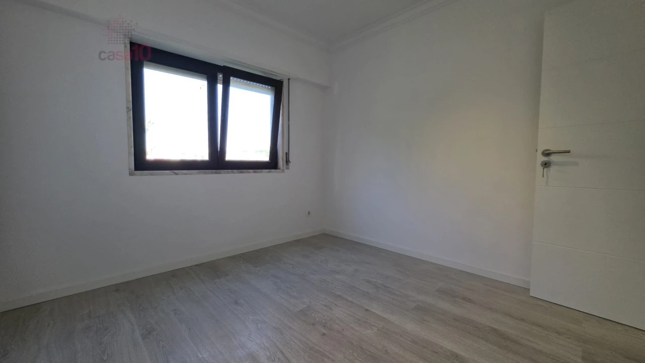 Apartamento T3 para Venda em Cacém e São Marcos Foto 15