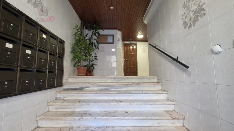 Apartamento T3 para Venda em Cacém e São Marcos Foto 18