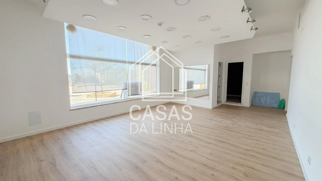 Negócio para Venda em Carcavelos e Parede Foto 1