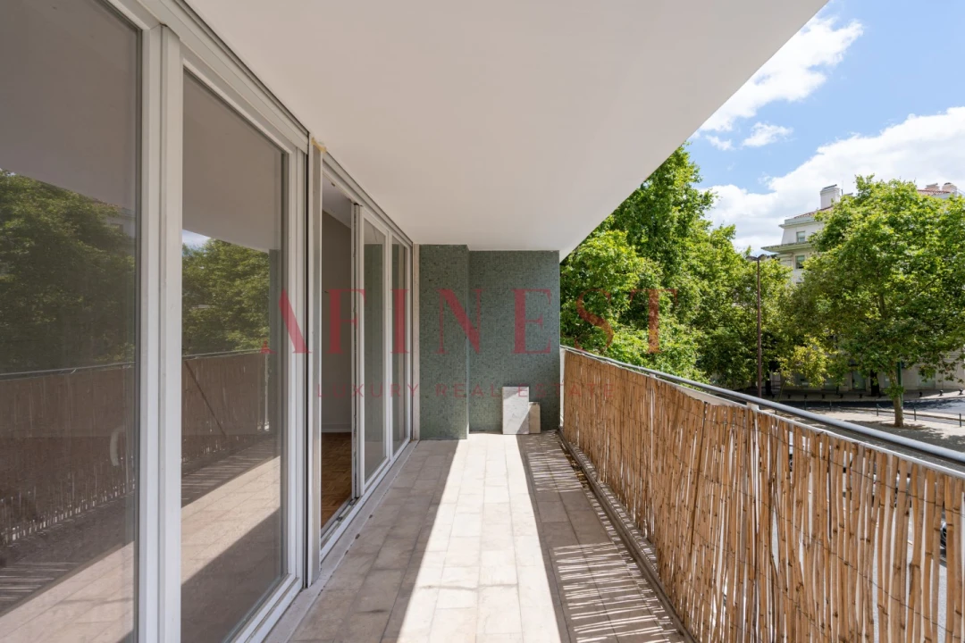 Apartamento T4 para Arrendamento em Santo António Foto 6