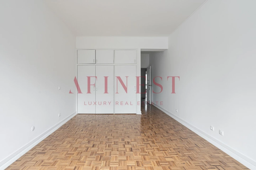 Apartamento T4 para Arrendamento em Santo António Foto 19
