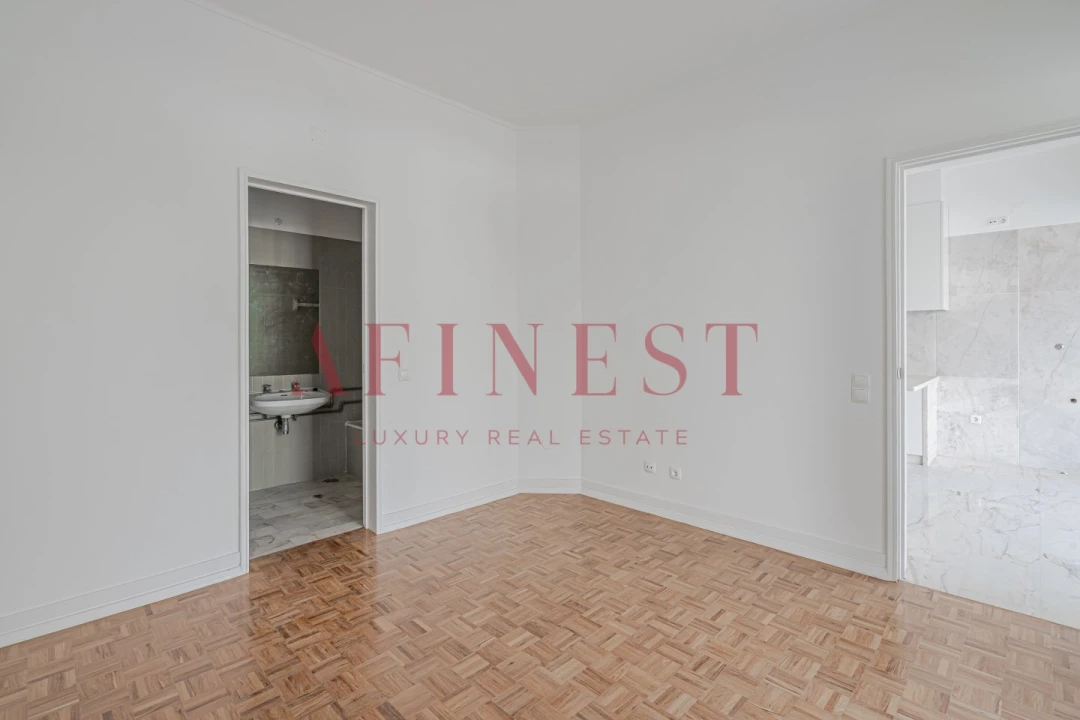Apartamento T4 para Arrendamento em Santo António Foto 21